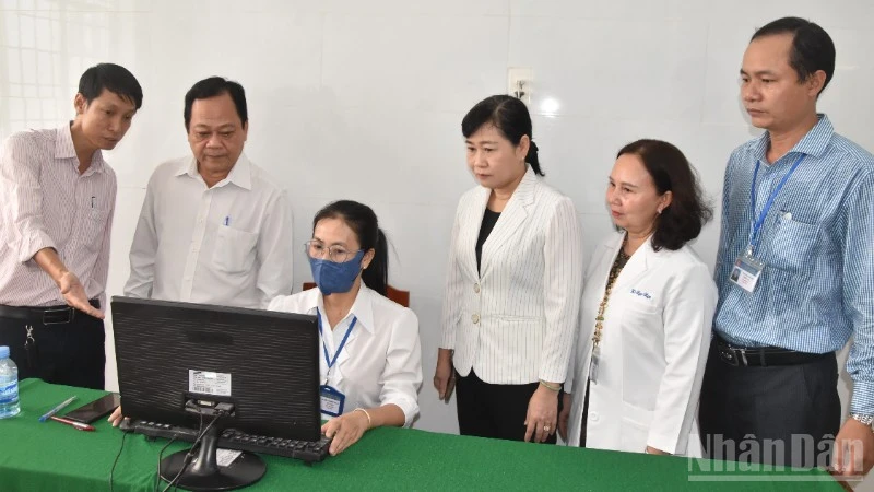 Đồng Tháp triển khai khám sức khỏe định kỳ, khám sàng lọc miễn phí cho nhân dân Đồng Tháp triển khai khám sức khỏe định kỳ, khám sàng lọc miễn phí cho nhân dân