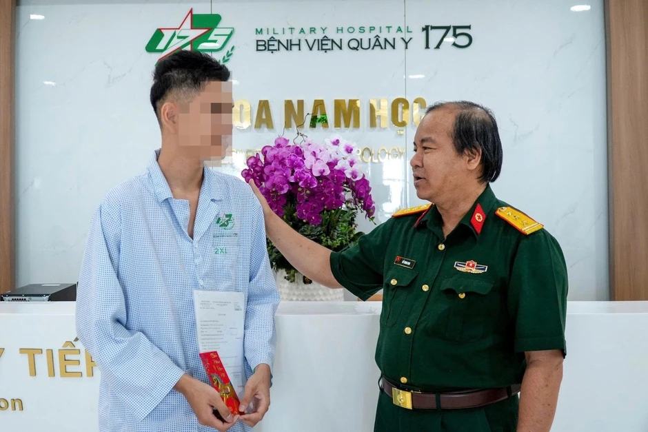 Đột ngột đau vùng kín lúc nửa đêm, chàng trai ở TPHCM suýt mất tinh hoàn Đột ngột đau vùng kín lúc nửa đêm, chàng trai ở TPHCM suýt mất tinh hoàn