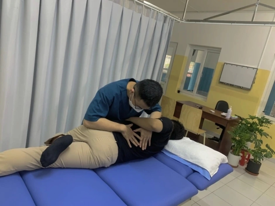 Đột quỵ, gãy xương - giá đắt cho những lần bẻ khớp 'rắc rắc' Đột quỵ, gãy xương - giá đắt cho những lần bẻ khớp 'rắc rắc'