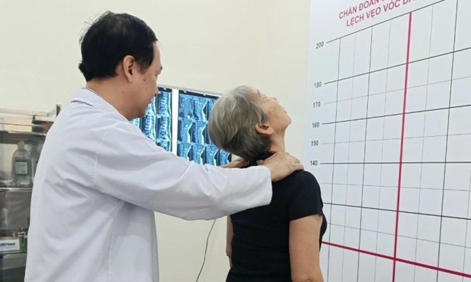 Đột quỵ, gãy xương - giá đắt cho những lần bẻ khớp 'rắc rắc' Đột quỵ, gãy xương - giá đắt cho những lần bẻ khớp 'rắc rắc'