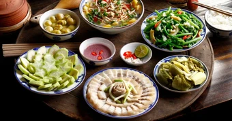 Đột quỵ ngày càng trẻ hóa: Không chỉ ăn mặn, 2 loại rau quen thuộc này cũng nên hạn chế