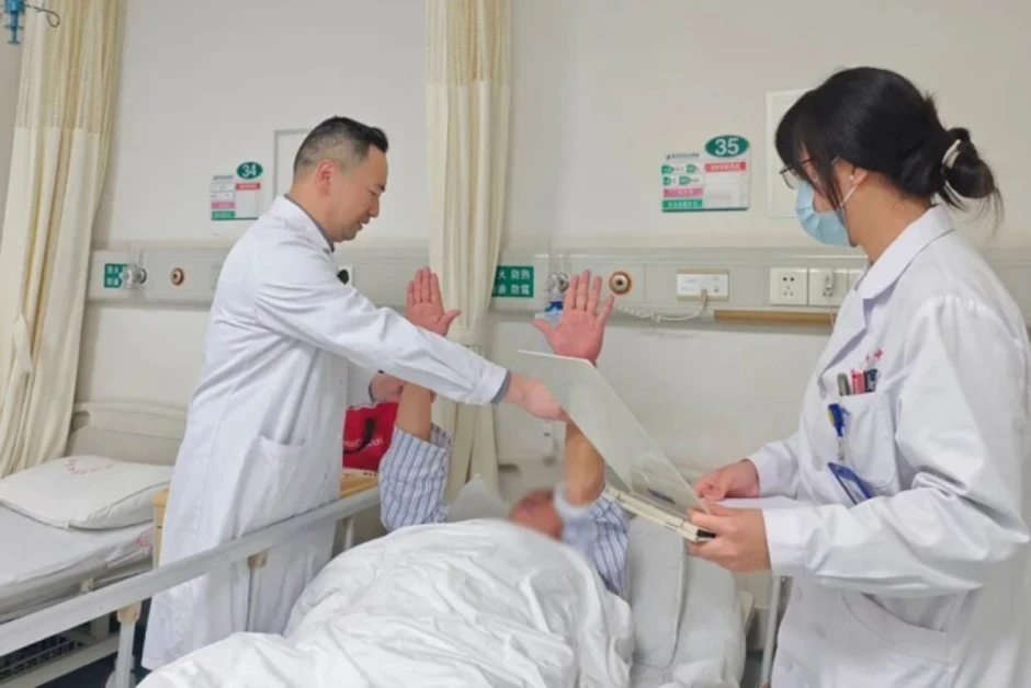 Đột quỵ tuổi 33 do sai lầm khi đi xoa bóp giảm đau vai gáy Đột quỵ tuổi 33 do sai lầm khi đi xoa bóp giảm đau vai gáy