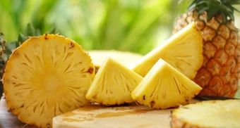 Dứa nhiều tác dụng tích cực nhưng 4 nhóm người cần tránh xa
