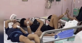 Gần 150 học sinh TPHCM nghi ngộ độc, Bộ Y tế yêu cầu làm rõ
