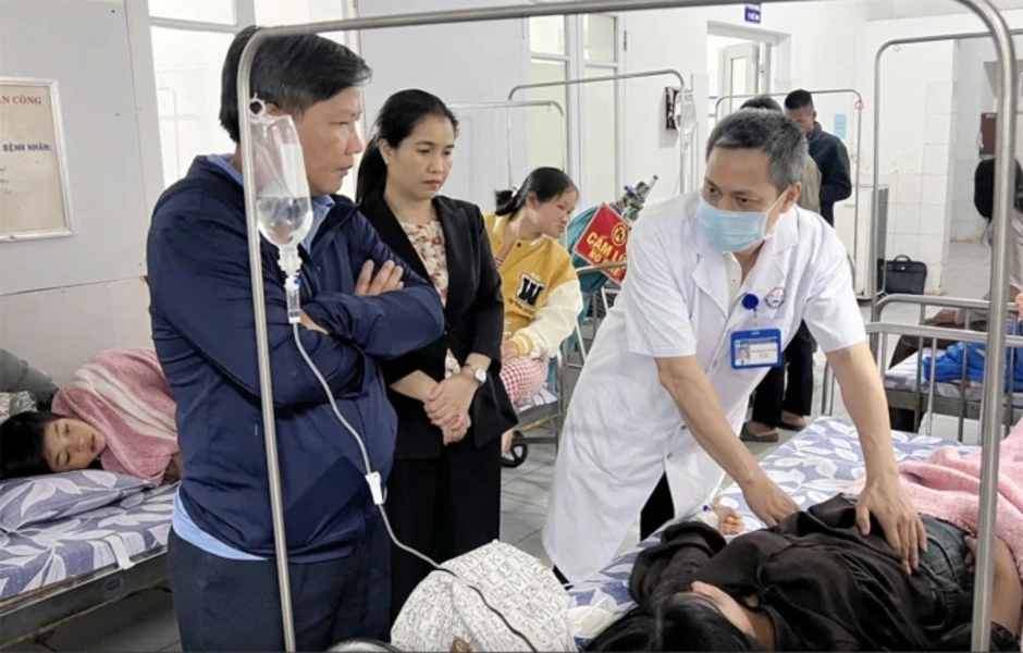 Gần 50 người Quảng Trị nghi ngộ độc sau ăn bánh mì Gần 50 người Quảng Trị nghi ngộ độc sau ăn bánh mì