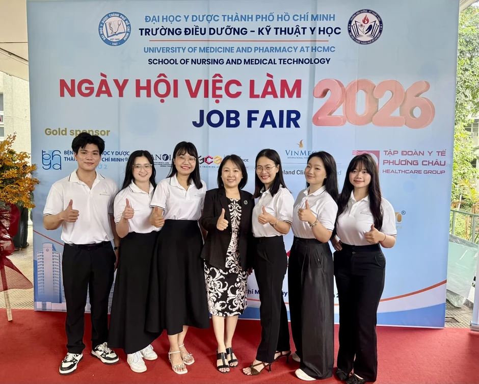 Gần 900 sinh viên Trường Điều dưỡng – Kỹ thuật Y học tiếp cận cơ hội việc làm Gần 900 sinh viên Trường Điều dưỡng – Kỹ thuật Y học tiếp cận cơ hội việc làm