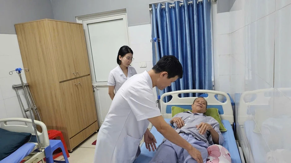 Gắn kết và đồng cảm giữa thầy thuốc và bệnh nhân Gắn kết và đồng cảm giữa thầy thuốc và bệnh nhân