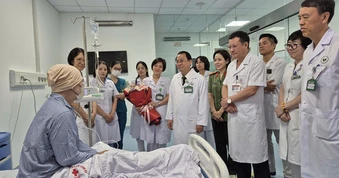 Ghép tế bào gốc cứu người mẹ trẻ mắc ung thư hiếm