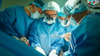 Gia đình cô gái người Anh hiến tạng: "Con sẽ có những gia đình mới ở Việt Nam và vẫn luôn ở trong trái tim chúng tôi"