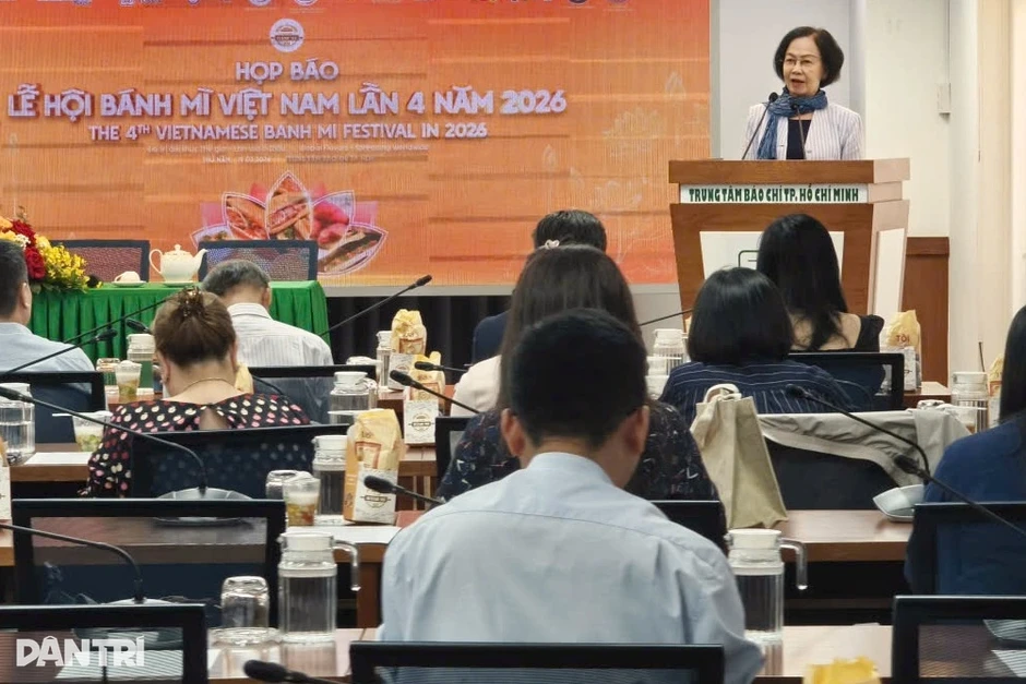Giám đốc Sở ATTP TPHCM: "Làm kỹ", lấy mẫu ngẫu nhiên tại lễ hội bánh mì Giám đốc Sở ATTP TPHCM: "Làm kỹ", lấy mẫu ngẫu nhiên tại lễ hội bánh mì