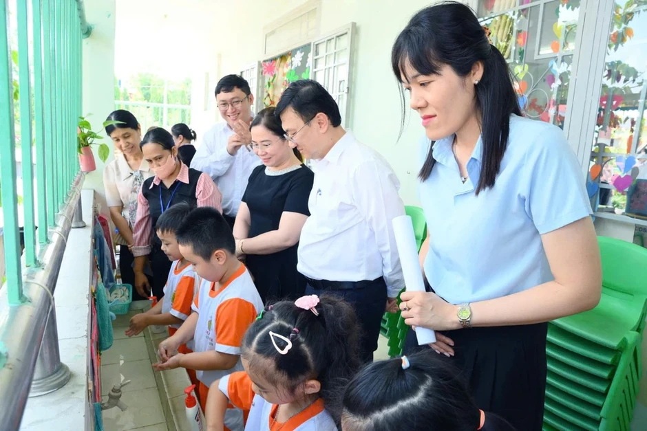 Giám sát phòng, chống bệnh truyền nhiễm tại các trường mầm non Giám sát phòng, chống bệnh truyền nhiễm tại các trường mầm non