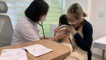 Giao mùa, gia tăng trẻ em và người lớn mắc cúm