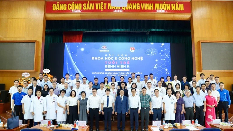 Giữ gìn tinh thần trung thực, khách quan và trách nhiệm trong nghiên cứu khoa học Giữ gìn tinh thần trung thực, khách quan và trách nhiệm trong nghiên cứu khoa học
