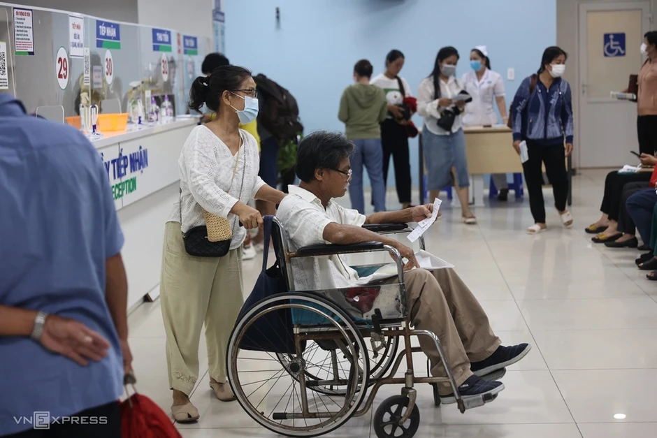 Gỡ 'nút thắt' BHYT để người yếu thế không phải đến bệnh viện