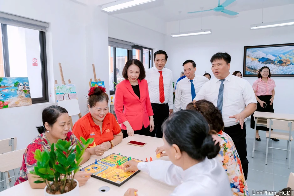 Hà Nội thí điểm mô hình chăm sóc sức khỏe ban ngày cho người cao tuổi Hà Nội thí điểm mô hình chăm sóc sức khỏe ban ngày cho người cao tuổi