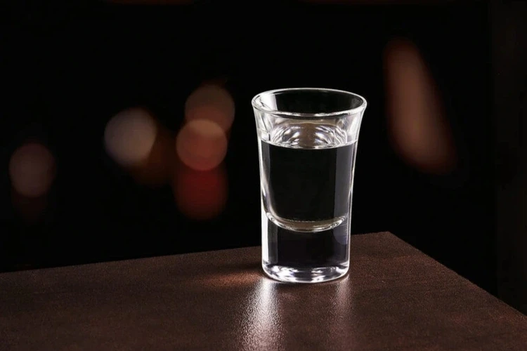 Hà Nội: Thứ ẩn mình trong chai rượu khiến người đàn ông ngừng tim Hà Nội: Thứ ẩn mình trong chai rượu khiến người đàn ông ngừng tim