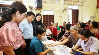 Hà Tĩnh tổ chức khám sức khỏe định kỳ miễn phí cho người dân