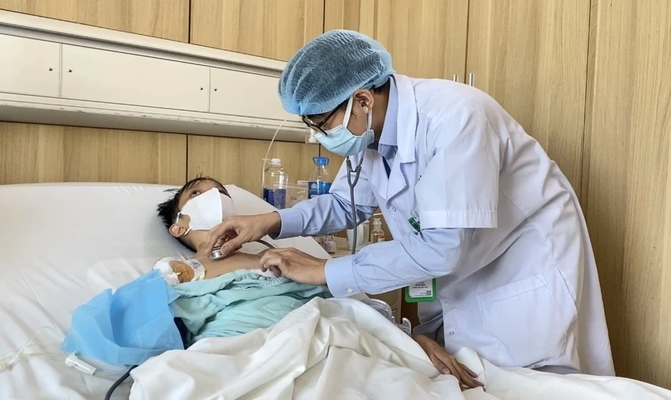 Hai anh chị mất vì xơ gan, nam sinh 16 tuổi hồi sinh nhờ ghép gan Hai anh chị mất vì xơ gan, nam sinh 16 tuổi hồi sinh nhờ ghép gan
