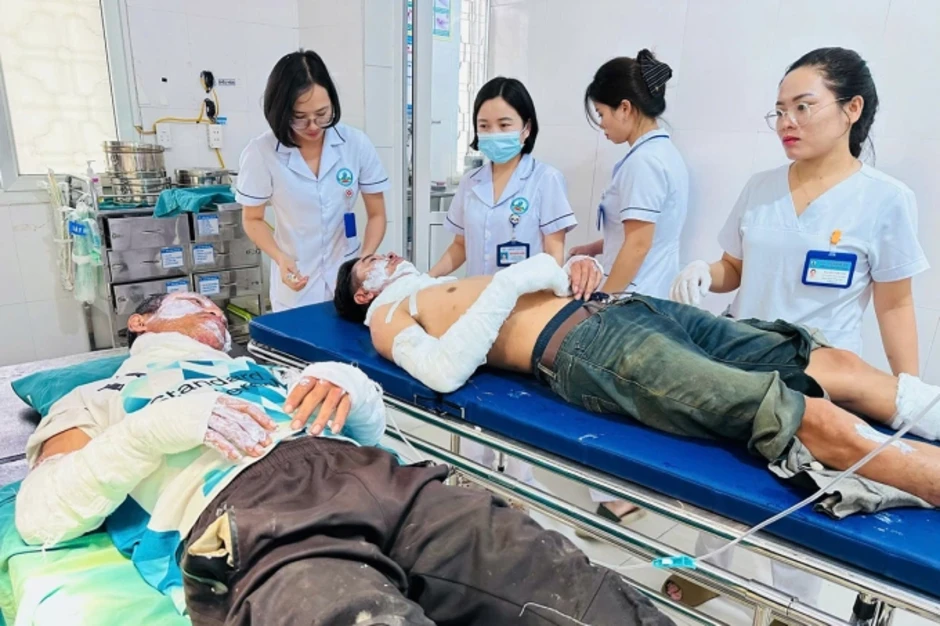 Hai người bỏng nặng vì dùng bình gas thui thịt chó Hai người bỏng nặng vì dùng bình gas thui thịt chó