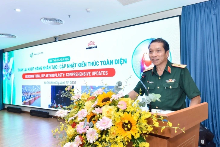 Hàng trăm bệnh nhân rời xe lăn nhờ chương trình thay khớp háng nhân đạo Hàng trăm bệnh nhân rời xe lăn nhờ chương trình thay khớp háng nhân đạo