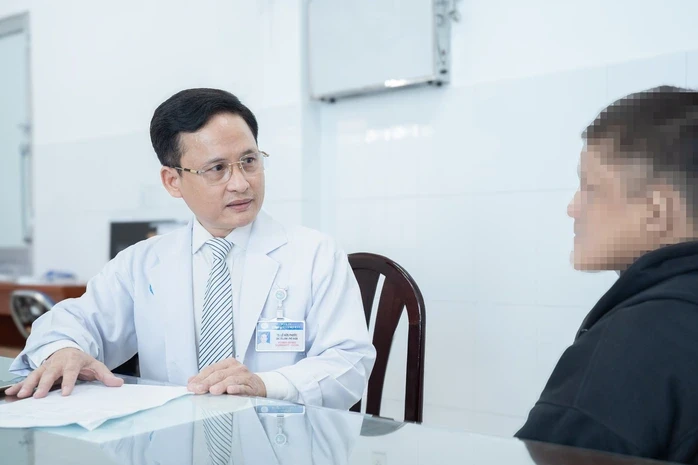 Hành trình 20 năm chữa căn bệnh khó chẩn đoán của chàng trai trẻ Hành trình 20 năm chữa căn bệnh khó chẩn đoán của chàng trai trẻ
