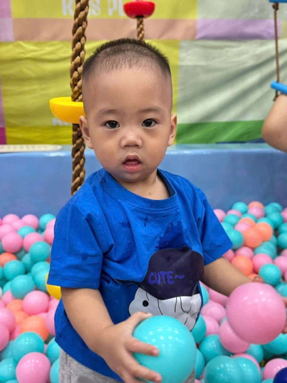 Hành trình giành giật sự sống của bé trai mắc bệnh hiếm Hành trình giành giật sự sống của bé trai mắc bệnh hiếm