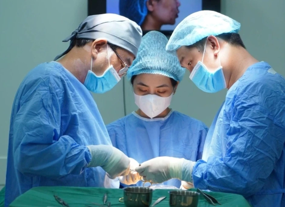 Hành trình tìm lại ngoại hình bình thường của nữ giám đốc sứt môi Hành trình tìm lại ngoại hình bình thường của nữ giám đốc sứt môi