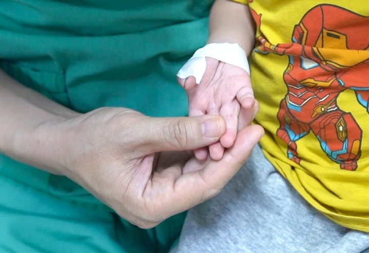 Hành trình vượt 300km giành sự sống cho bé trai có trái tim chiếm 2/3 lồng ngực Hành trình vượt 300km giành sự sống cho bé trai có trái tim chiếm 2/3 lồng ngực