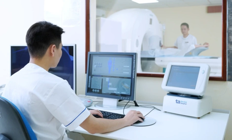 Hẹp hơn 90% ba nhánh mạch máu nuôi tim - Báo TinVina