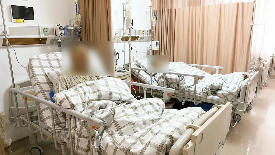 Hết vợ đến chồng phát hiện ung thư gan giai đoạn cuối, bác sĩ thở dài: "Giá như ai cũng biết vứt thứ này vào sọt rác"