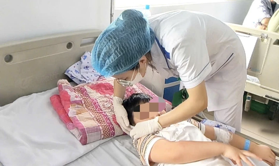 Hiếm gặp, 3 thế hệ trong gia đình cùng mắc dị tật rò luân nhĩ Hiếm gặp, 3 thế hệ trong gia đình cùng mắc dị tật rò luân nhĩ