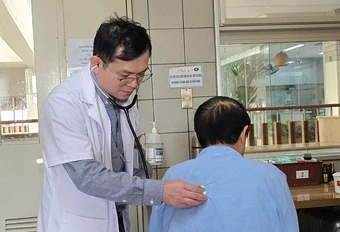 Hiểm họa ung thư giấu mặt sau những 'nốt mờ' ở phổi