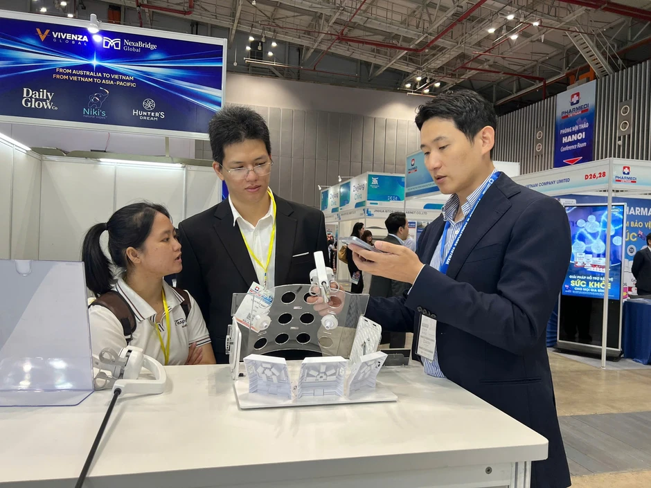 Hiện đại hóa ngành y để chăm sóc tốt hơn sức khỏe nhân dân Hiện đại hóa ngành y để chăm sóc tốt hơn sức khỏe nhân dân