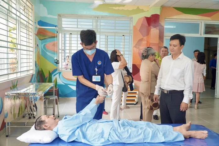 Hình ảnh đầy xúc động của người khuyết tật trong ngày đặc biệt Hình ảnh đầy xúc động của người khuyết tật trong ngày đặc biệt