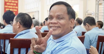 Hình ảnh đầy xúc động của người khuyết tật trong ngày đặc biệt