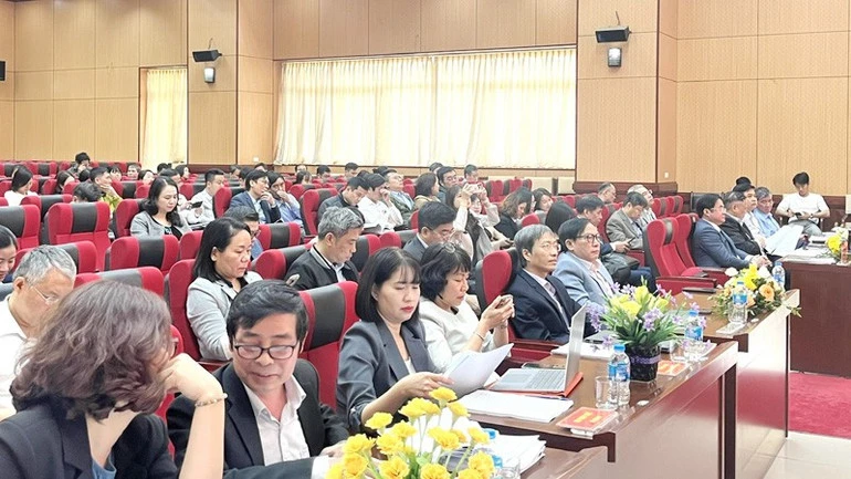 Hoàn thiện cơ sở pháp lý về phòng bệnh góp phần nâng cao sức khỏe và chất lượng cuộc sống của người Việt Nam Hoàn thiện cơ sở pháp lý về phòng bệnh góp phần nâng cao sức khỏe và chất lượng cuộc sống của người Việt Nam