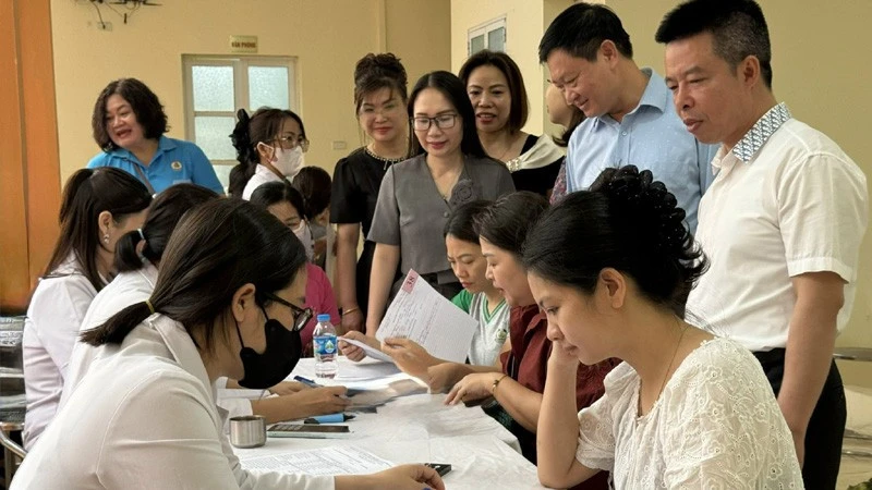 Hoàn thiện hành lang pháp lý về công tác phòng bệnh, nâng cao sức khỏe nhân dân trong tình hình mới Hoàn thiện hành lang pháp lý về công tác phòng bệnh, nâng cao sức khỏe nhân dân trong tình hình mới