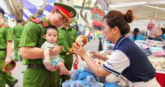 Hơn 2.300 bệnh nhi tham gia Ngày hội của bé nhân dịp Tết Thiếu nhi