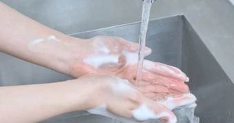 Hơn 36% cơ hội vệ sinh tay bị bỏ sót, cảnh báo nguy cơ  nhiễm vi khuẩn đa kháng tại bệnh viện