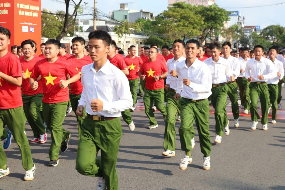 Hơn 38.000 người tham gia ngày chạy vì sức khỏe toàn dân tại Đà Nẵng Hơn 38.000 người tham gia ngày chạy vì sức khỏe toàn dân tại Đà Nẵng
