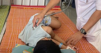 Hơn 40 người ngộ độc sau khi ăn bánh mì: Xử phạt 2 cơ sở 50,5 triệu đồng