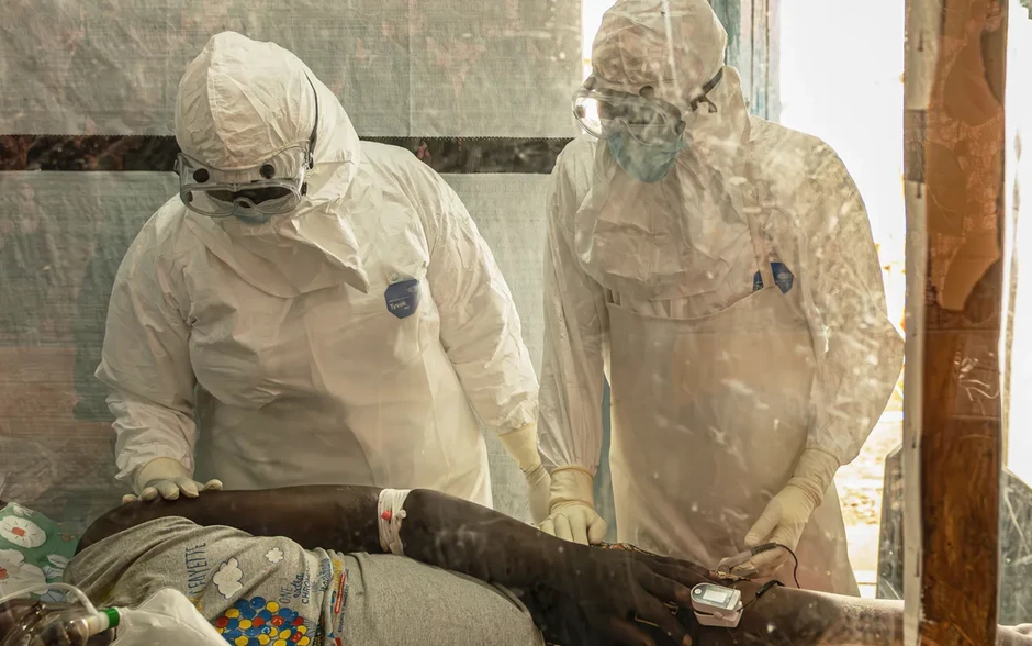Hơn 70 nhân viên y tế bị nhiễm Ebola ở Congo Hơn 70 nhân viên y tế bị nhiễm Ebola ở Congo