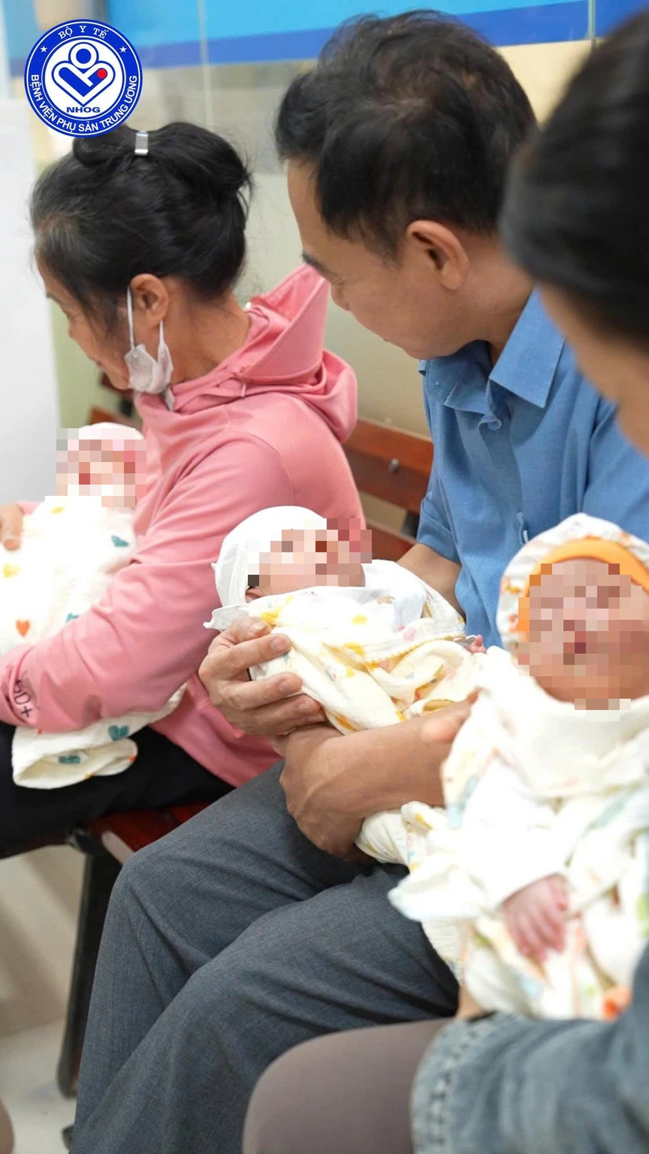 Hơn cả kiên cường: Hành trình của người mẹ "thép" mang tam thai tự nhiên qua từng khúc cua sinh tử Hơn cả kiên cường: Hành trình của người mẹ "thép" mang tam thai tự nhiên qua từng khúc cua sinh tử