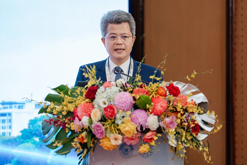 Hơn một nửa trẻ em ở Hà Nội, TPHCM bị tật khúc xạ Hơn một nửa trẻ em ở Hà Nội, TPHCM bị tật khúc xạ