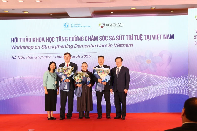 Hướng tới hệ thống toàn diện và bền vững trong chăm sóc sức khỏe sa sút trí tuệ