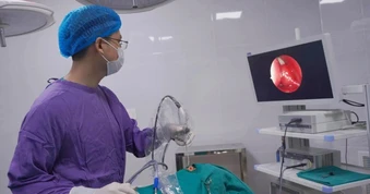 Hy hữu bé gái 8 tuổi có răng mọc trong hốc mũi