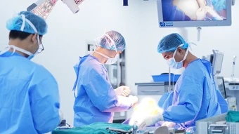 Kỹ thuật thay khớp gối không cắt gân cơ - Báo TinVina