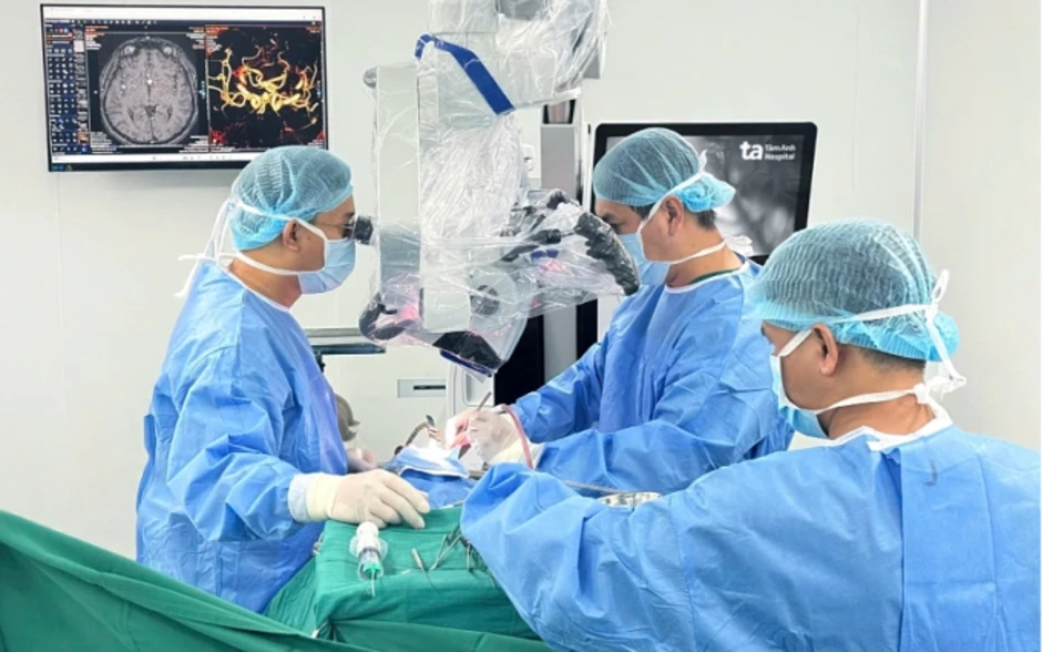 Kẹp túi phình mạch não cứu người đột quỵ - Báo TinVina Kẹp túi phình mạch não cứu người đột quỵ - Báo TinVina