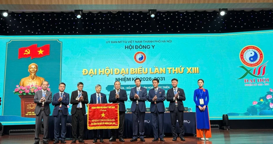Kết hợp y dược cổ truyền và hiện đại trong chăm sóc sức khỏe nhân dân
