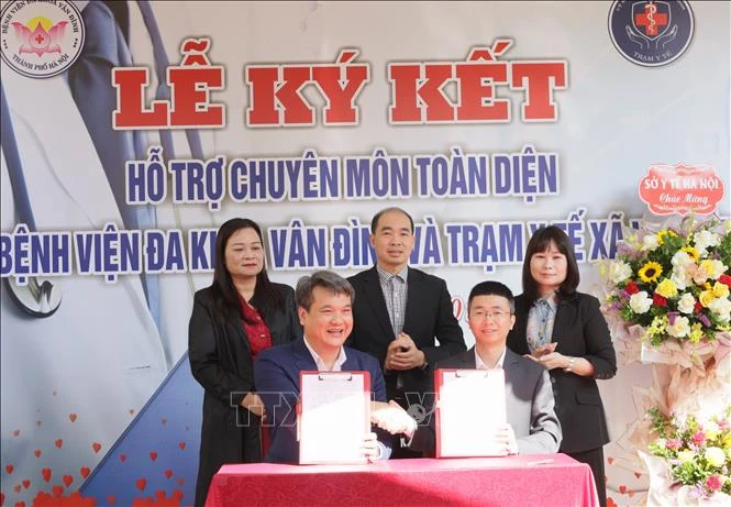 Kết nối chuyên môn nâng tầm y tế cơ sở của Hà Nội Kết nối chuyên môn nâng tầm y tế cơ sở của Hà Nội